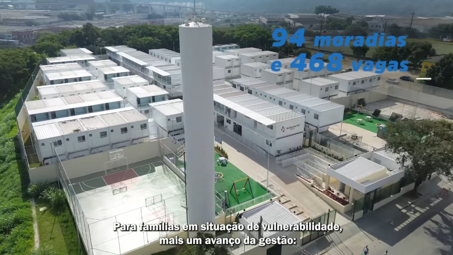 Módulos habitacionais da Vila Reencontro São Mateus I em São Paulo, programa de acolhimento a famílias vulneráveis
