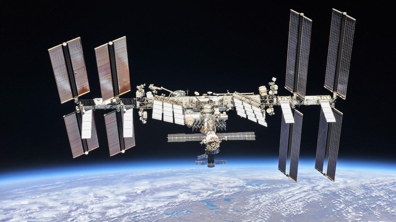 The leak point is in the PrK module, a transfer tunnel that connects the Russian service module Zvezda to a port used by Progress vehicles, responsible for bringing cargo to the station