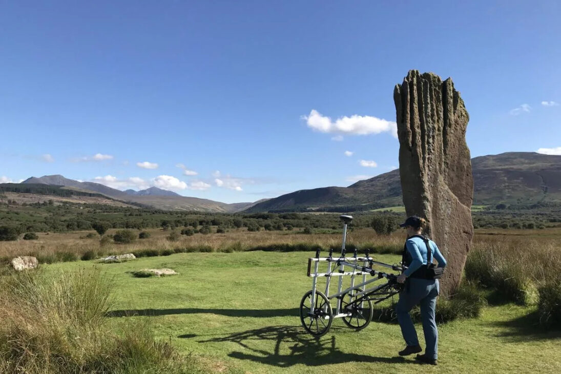 Arqueólogos escanearam o solo em busca de pistas históricas ocultas. Crédito: HES