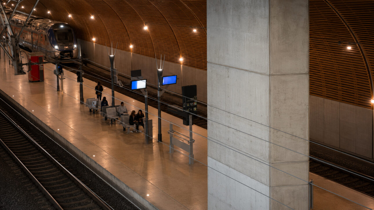 La montaña ofreció la solución llevar la infraestructura por debajo de la superficie.