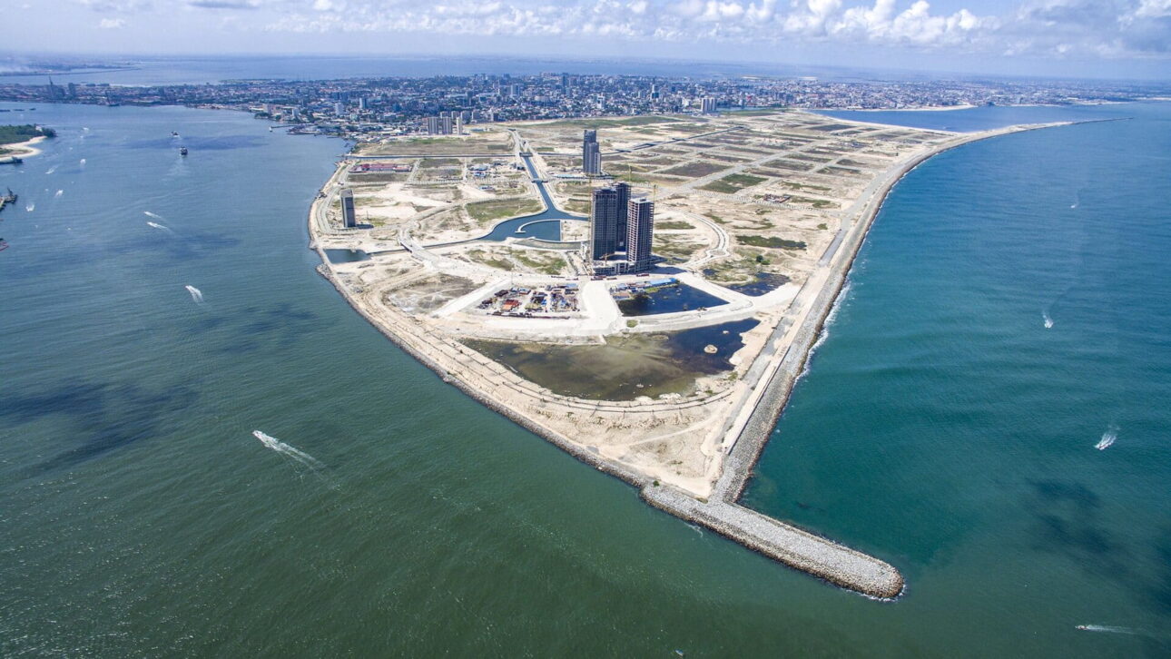 Projeto de recuperação de terras Eko Atlantic City em Lagos, Nigéria. (Imagem: Reprodução)