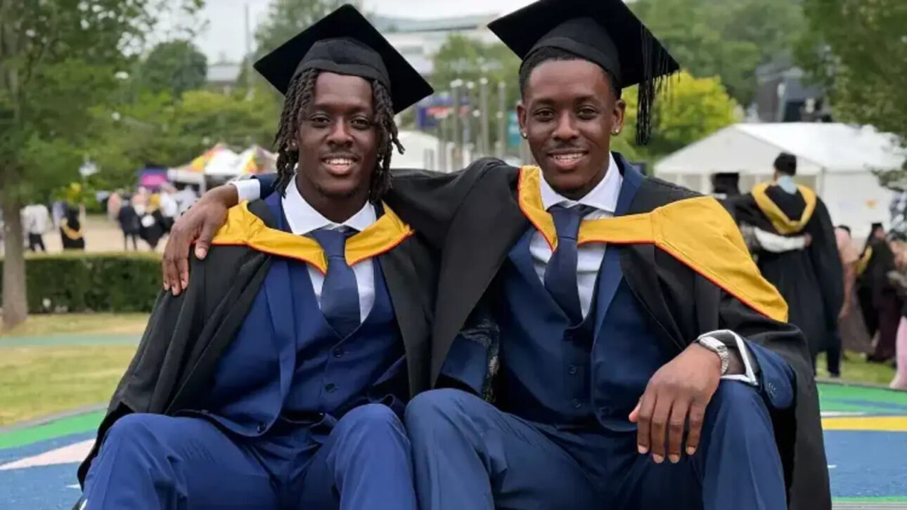 Irmãos gêmeos nascidos com apenas 1 minuto de diferença estudam juntos por quatro anos, superam provas e dificuldades pessoais e conquistam o mesmo diploma em ciências biomédicas