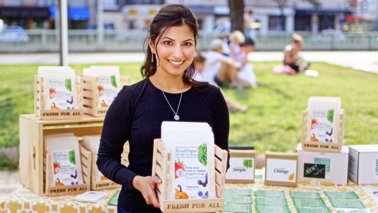 Leaf that preserves fruits became FreshPaper, reduces food waste, works without a refrigerator, and is patented in the USA.
