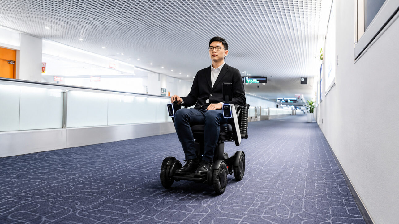 Após anos de testes, aeroporto japonês coloca cadeira autônoma WHILL em operação diária