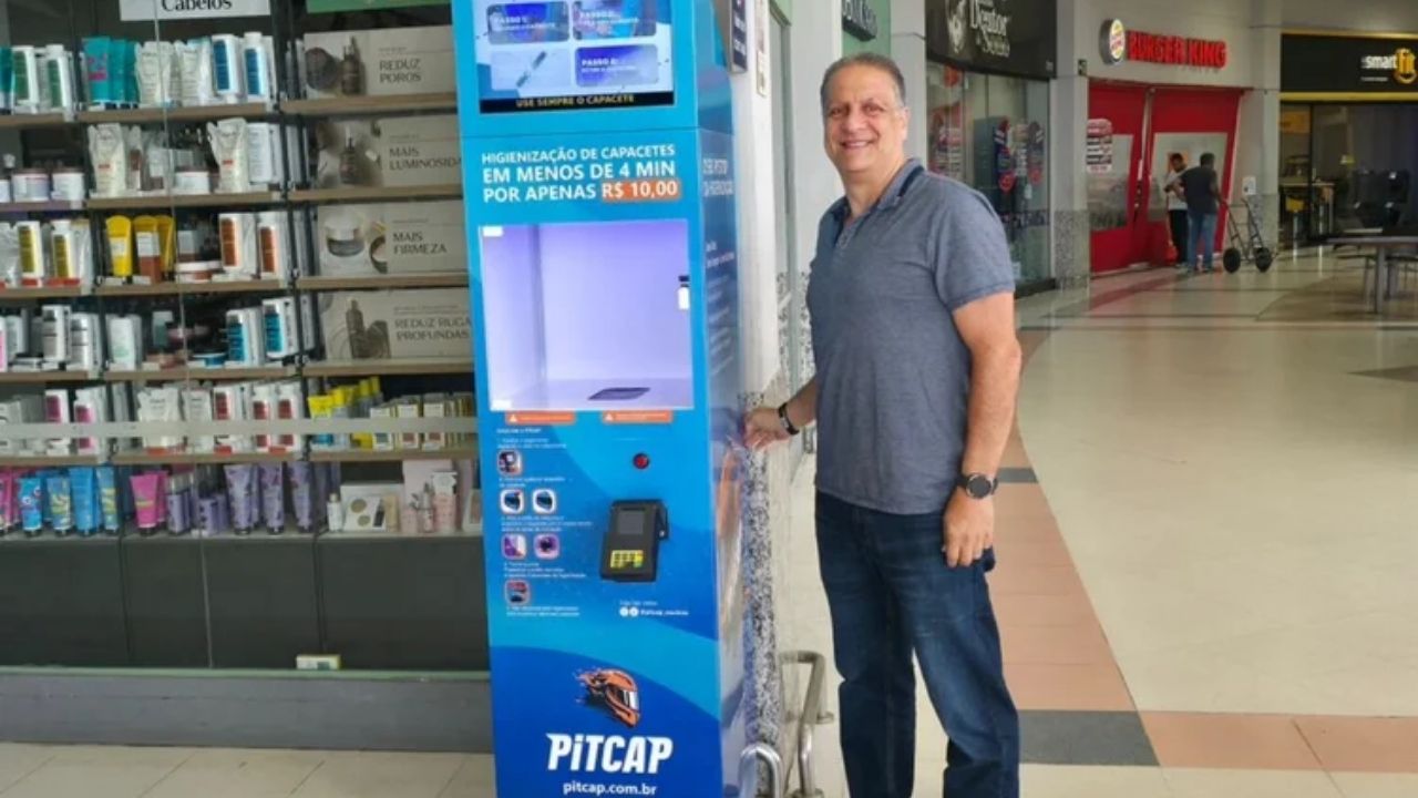 Sweaty helmet became a million-dollar business, entrepreneur left the obvious, manufactured a national cleaning machine and now charges R$ 10 per wash, aiming for R$ 12 million and up to 300 (1)