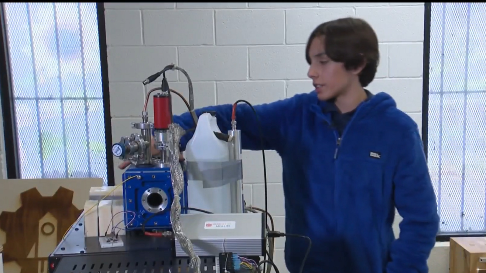 Aos 12 anos, estudante de Dallas consegue produzir fusão nuclear depois de quatro anos de trabalho e tenta virar o mais jovem do mundo a realizar o feito