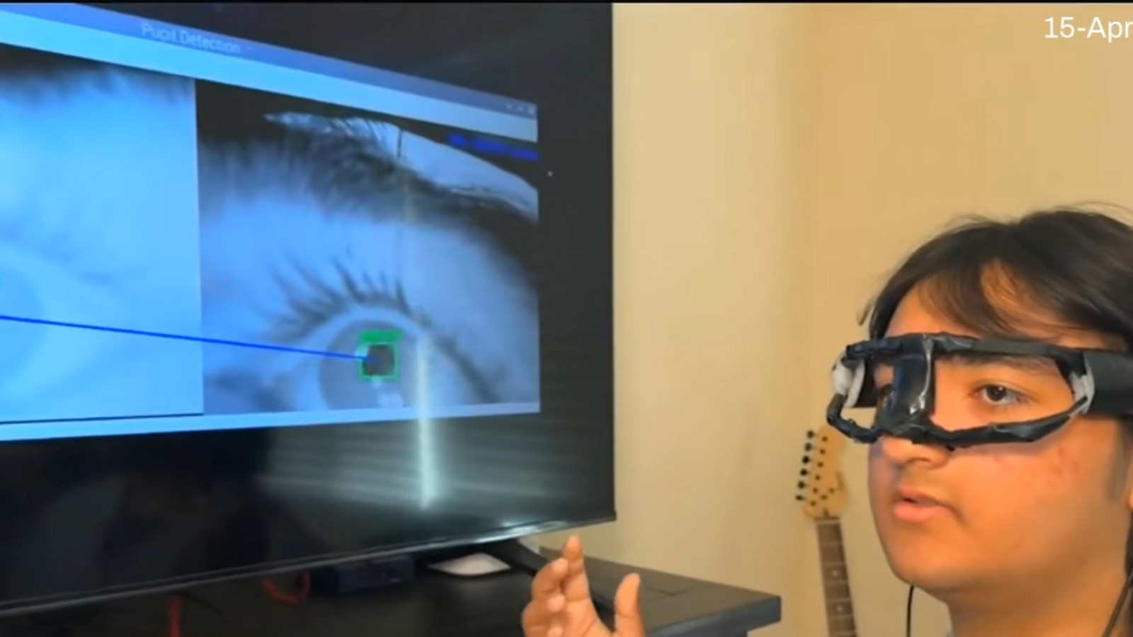 Adolescente de Cerritos gasta cerca de US$ 300 e inventa dispositivo com IA que avisa quando os olhos se desalinhavam, usando viseira impressa em 3D e pequenas câmeras