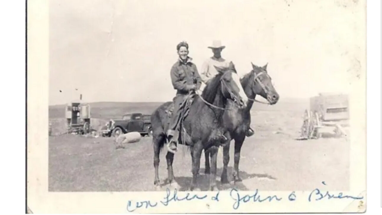 Reforma em casa centenária no Wyoming revela envelope azul dentro da parede, carta da Irlanda e história de imigrante que ficou rico criando ovelhas nos Estados Unidos
