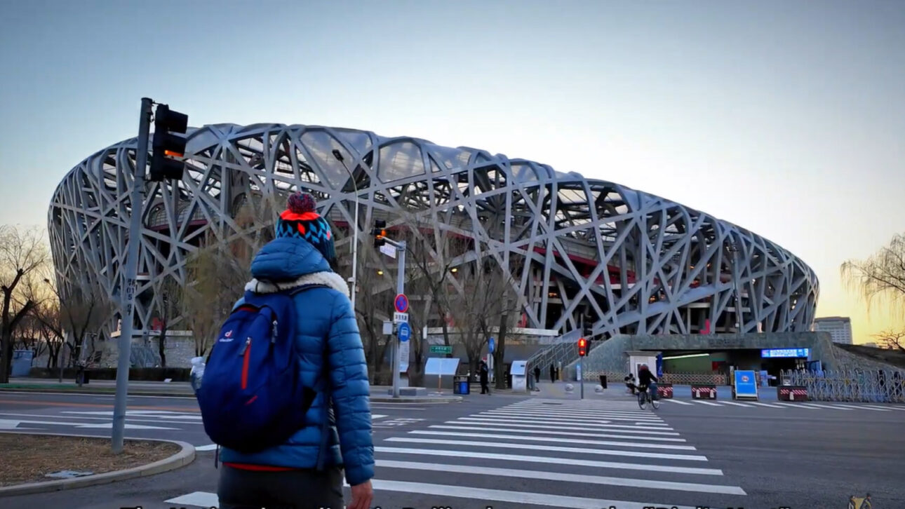 China uses 42 thousand tons of steel in a R$ 2.2 billion arena, supports roof without pillars over the field and creates an unprecedented woven structure in Beijing