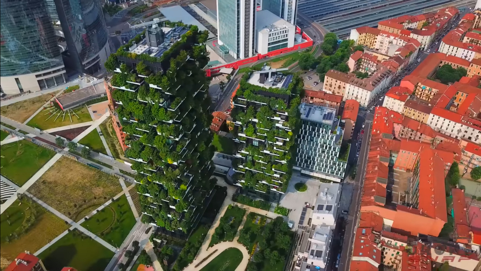 Duas torres em Milão viram uma floresta no céu com 800 árvores, 20 mil plantas e jardins espalhados pelos andares