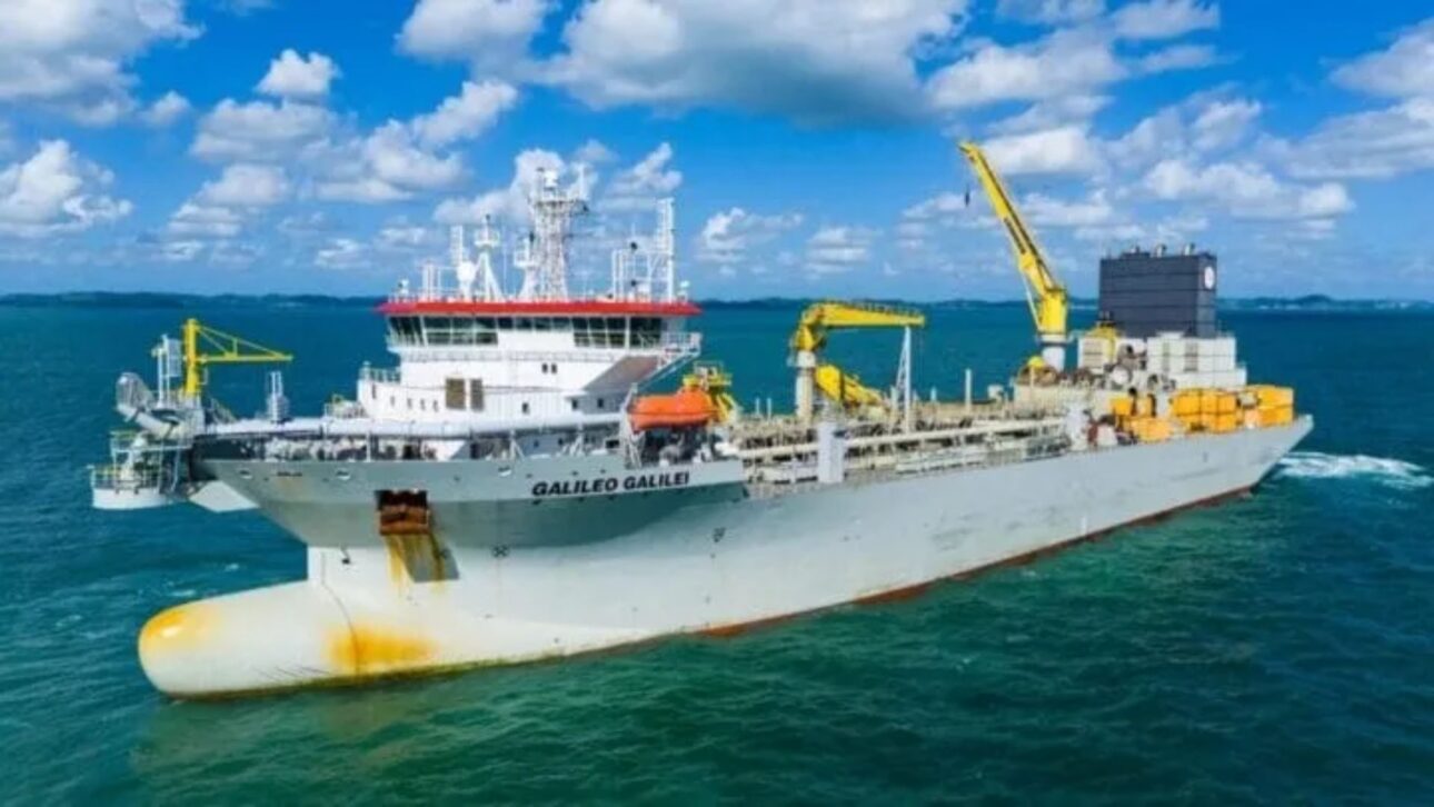 Dredger built in China will be responsible for widening Gravatá Beach (Photo: Disclosure)