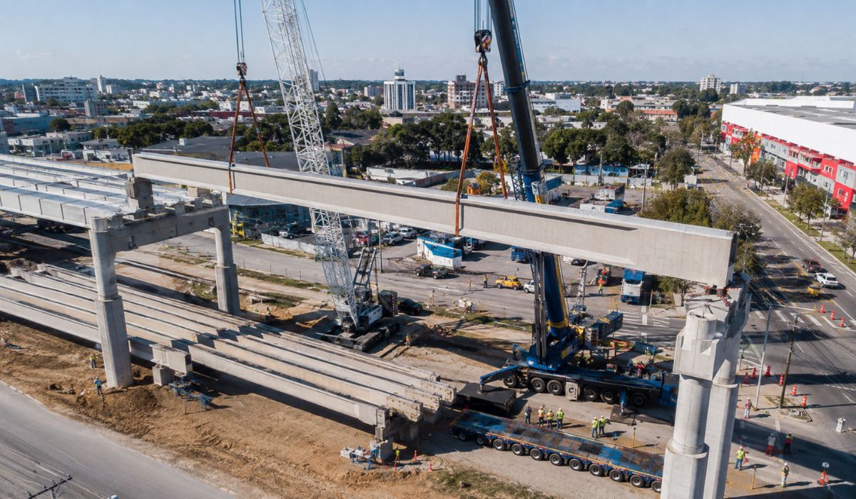 Curitiba conclui em 11 dias a montagem de 50 supervigas, com até 85 toneladas cada, no novo viaduto que ligará a capital a Pinhais. (Imagem: Ilustrativa)