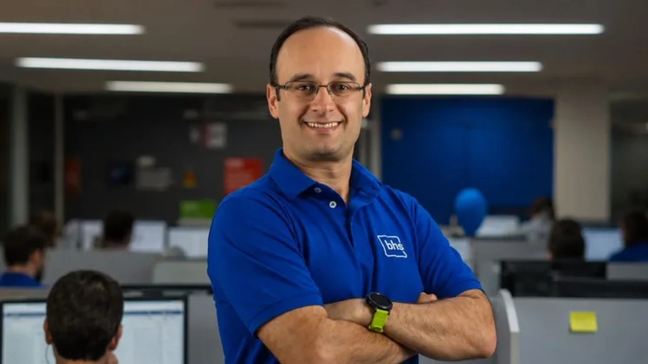 André Xavier, CEO do Grupo BHS: o executivo começou como estagiário, deixou a companhia para criar a própria consultoria e retornou anos depois como sócio, até assumir o comando da empresa mineira de tecnologia. Foto: BHS/Divulgação