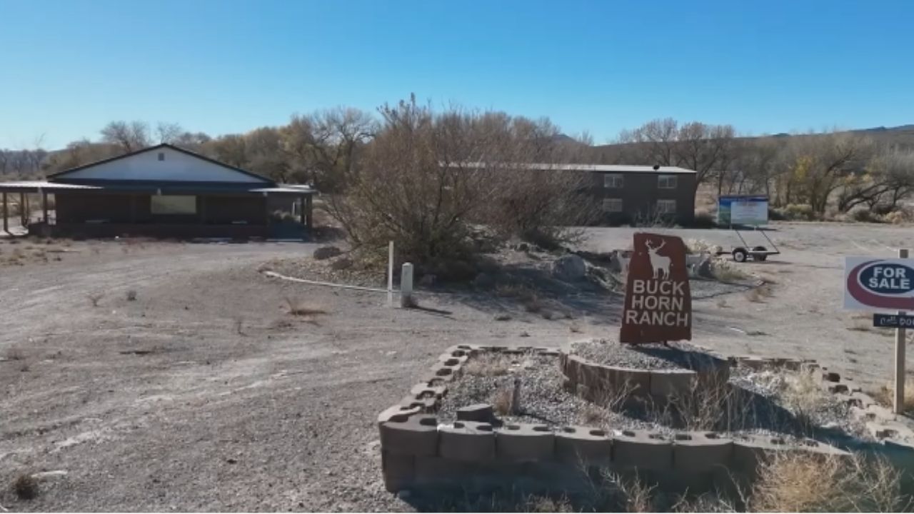 Rancho abandonado tem campos, vazamentos, irrigação e aluguel em reconstrução familiar no sul de Nevada.
