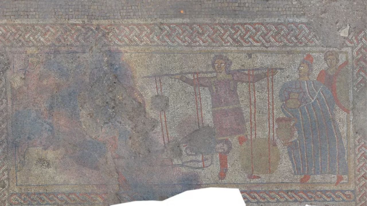 Fazendeiro encuentra mosaico romano en campo de trigo; villa romana en Rutland revela Aquiles y Héctor.