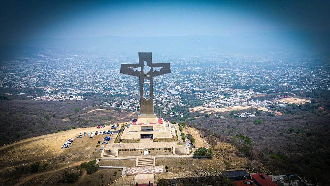 Cruz colossal de 62 metros impressiona a América Latina e supera o Cristo Redentor em altura com aço, concreto, Cristo esculpido na própria estrutura e mirante interno mais alto que um prédio de 20 andares