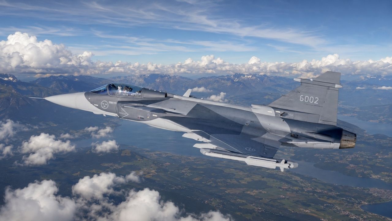 Gripen E, Gripen C/D e Ucrânia entram no plano da Força Aérea Ucraniana contra mísseis e drones até 2030.