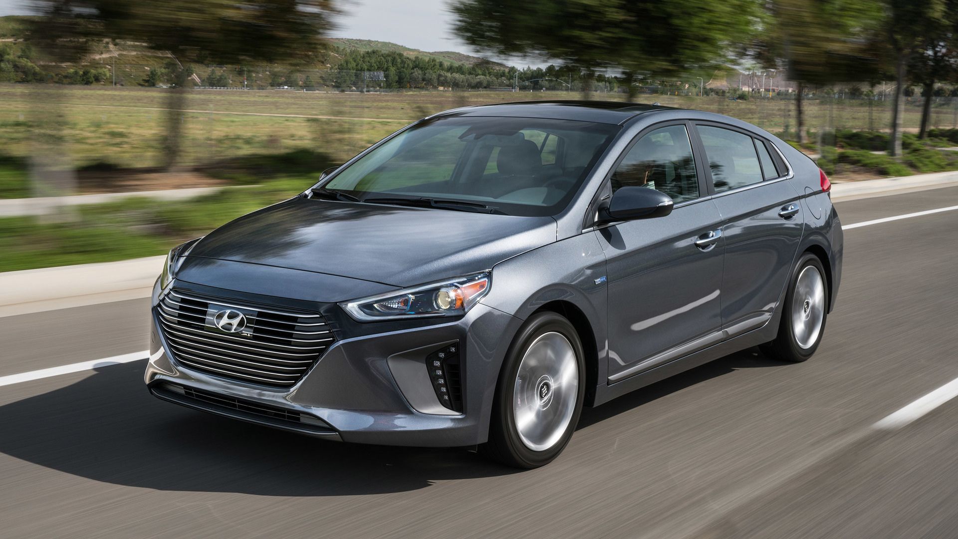 Hyundai Ioniq Hybrid 2022 custa menos que o Onix Plus, entrega 141 cv, faz até 18,9 km/l e supera 840 km de autonomia no mercado de usados.