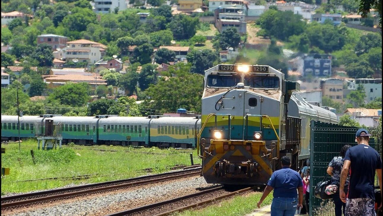 Trem de Férias da Vale volta em julho com viagem noturna entre Belo Horizonte e Espírito Santo, passagens a R$ 87 e chegada cedo.