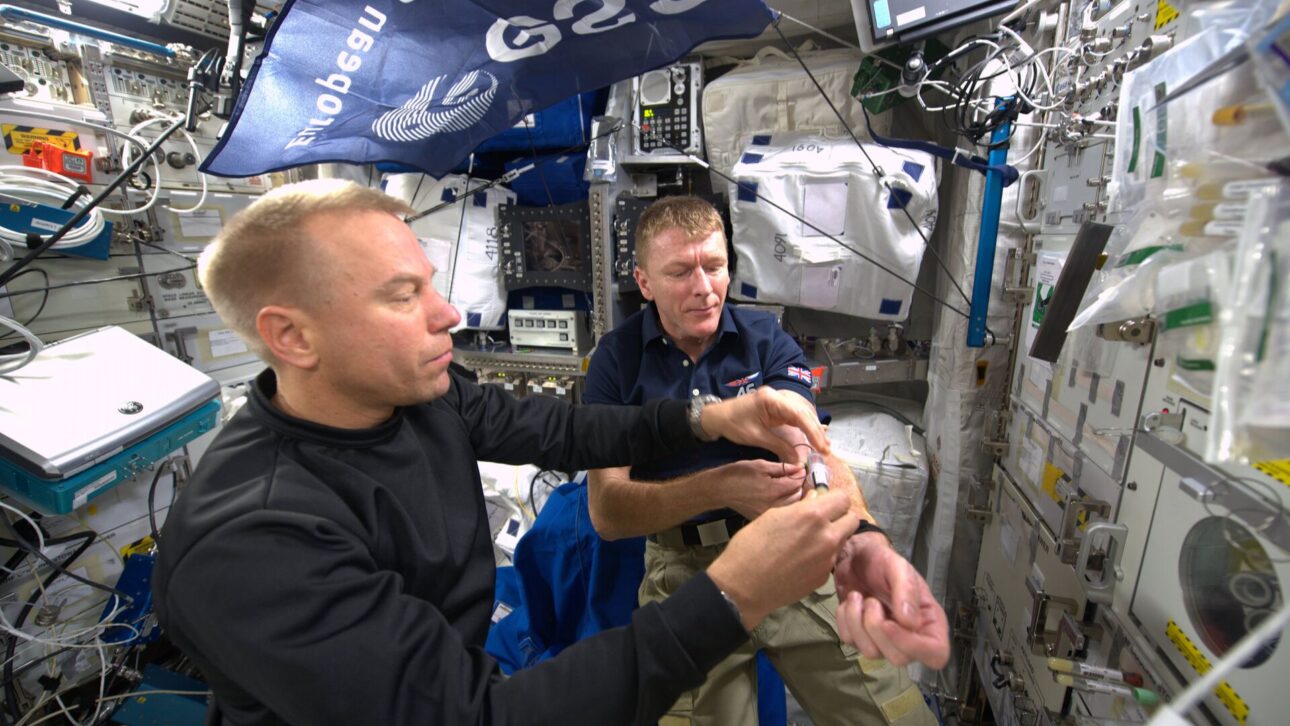 Astronautas voltam do espaço com queda na produção de células T e estudo revela novo desafio para missões longas rumo a Marte.