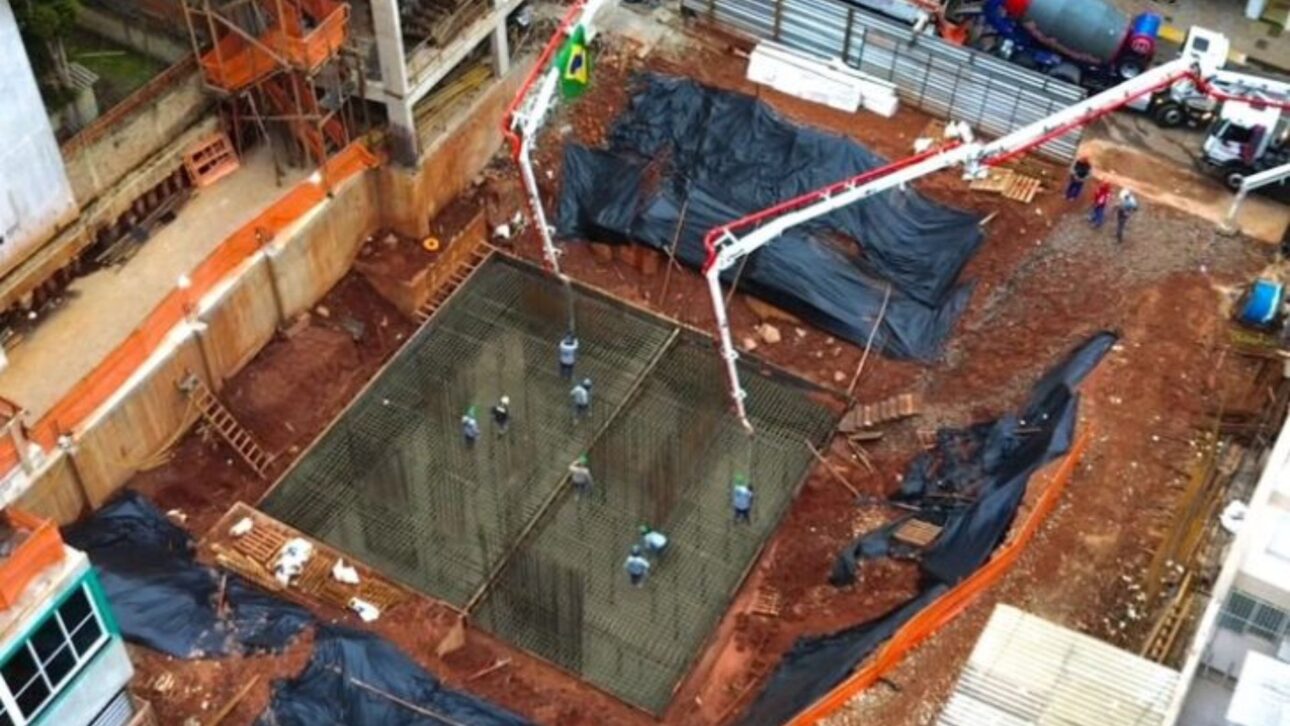 Maior fundação já executada em Passo Fundo mobiliza 92 caminhões betoneira e mais de 730 m³ de concreto em obra de 33 andares.