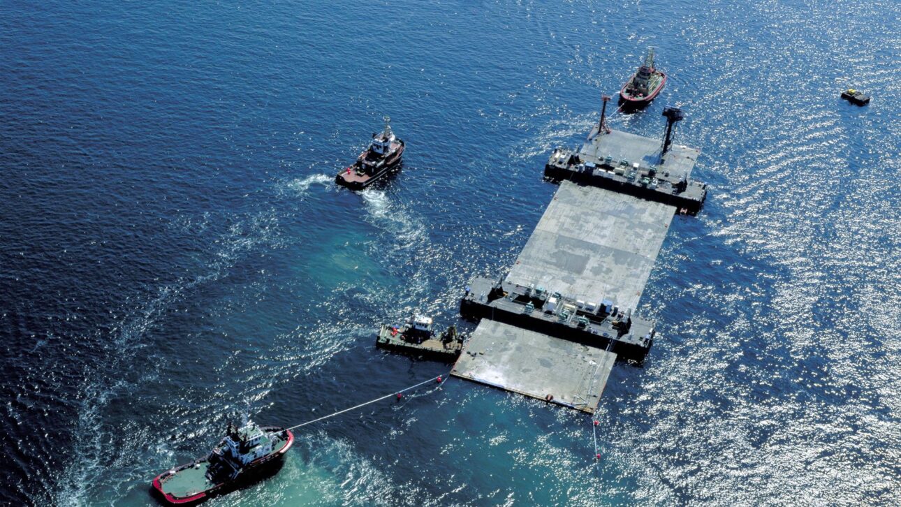 Dinamarca afundou 20 blocos de concreto de 55 mil toneladas no mar para criar o túnel de Øresund e ligar o país à Suécia.
