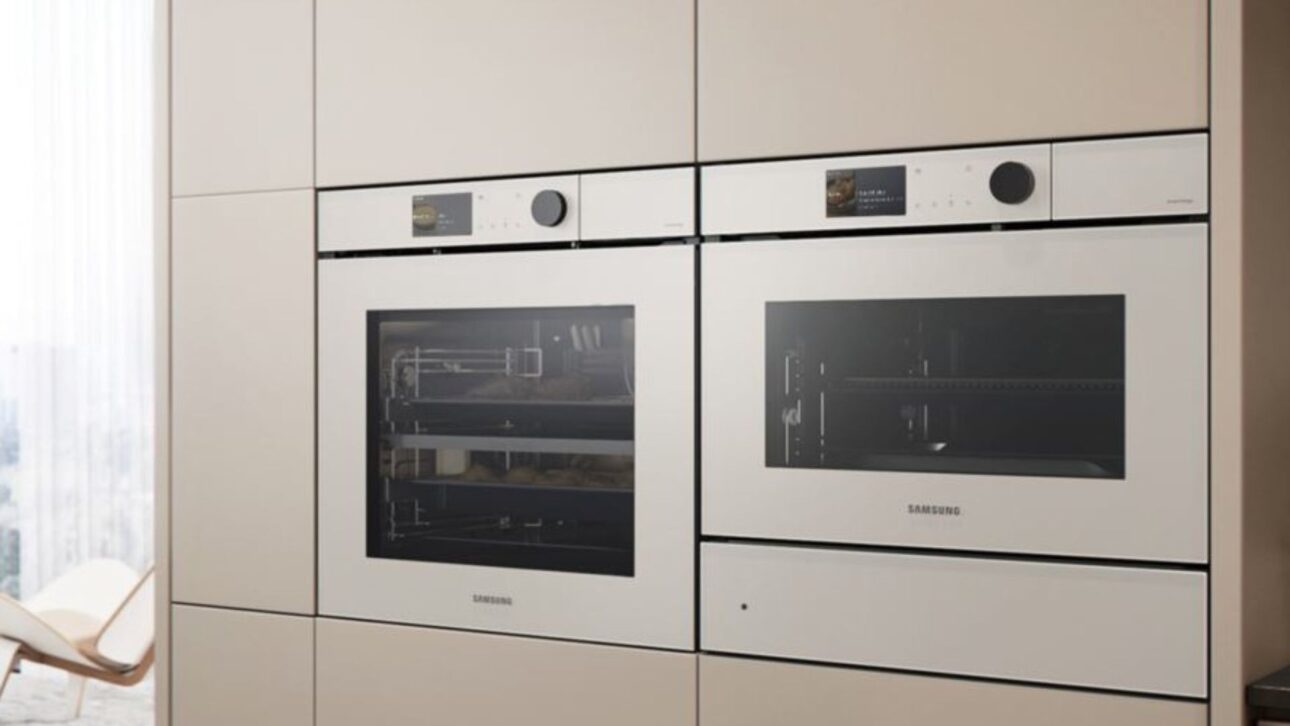 Conheça o forno inteligente da Samsung com câmera interna, IA, vapor integrado e SmartThings para monitorar receitas e facilitar o preparo.