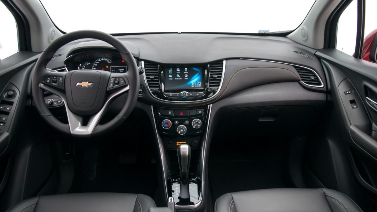 Chevrolet Tracker Premier 2019 reúne motor turbo, câmbio automático, ADAS e pode custar menos que um Renault Kwid 0 km. Confira.
