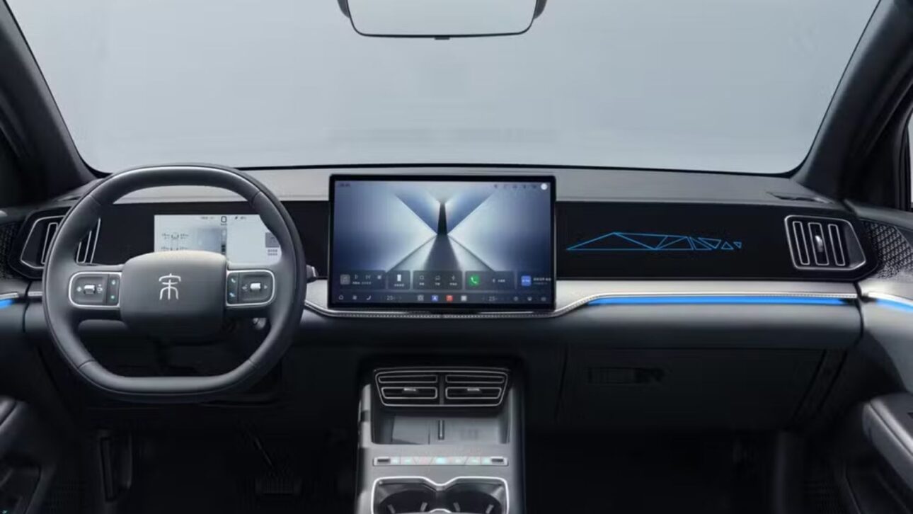 BYD Song Pro 2027 chega ao Brasil em agosto com sistema híbrido flex, até 235 cv, bateria de 18,3 kWh, novo visual e produção na Bahia.