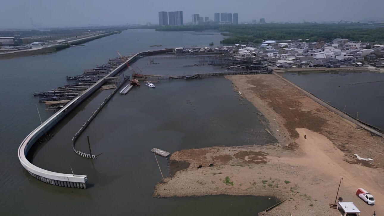 Indonesia accelerates maritime wall of up to $80 billion in Java to tackle coastal floods, land subsidence, and sea advancement.