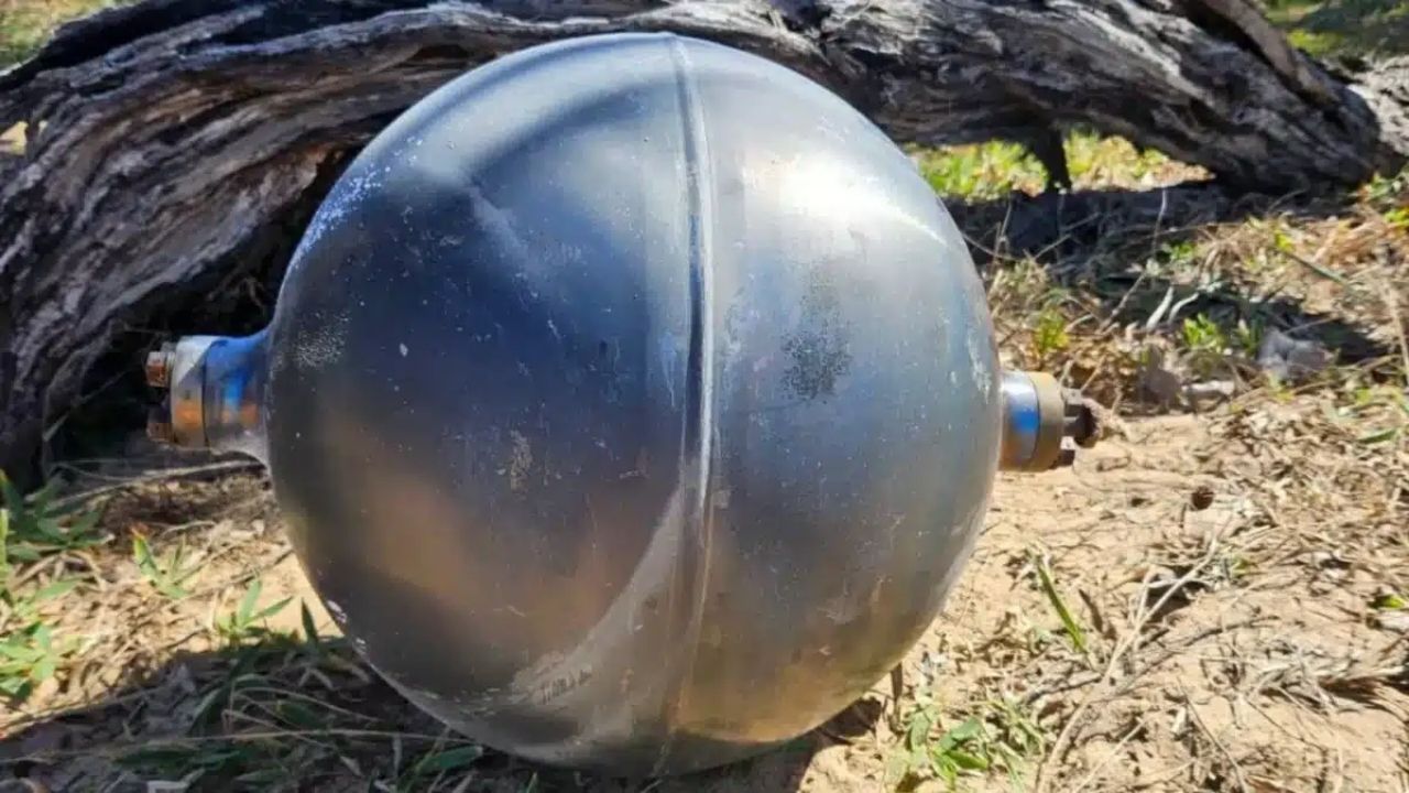 Caso de investigação espacial em Queensland apura lixo espacial: esferas podem vir de foguete ou satélite.