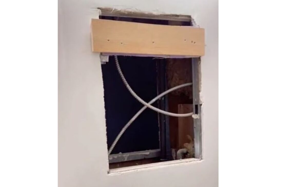 Moradora de Nova York achou um apartamento inteiro de três quartos atrás do espelho do banheiro e o vídeo passou de 9 milhões de visualizações