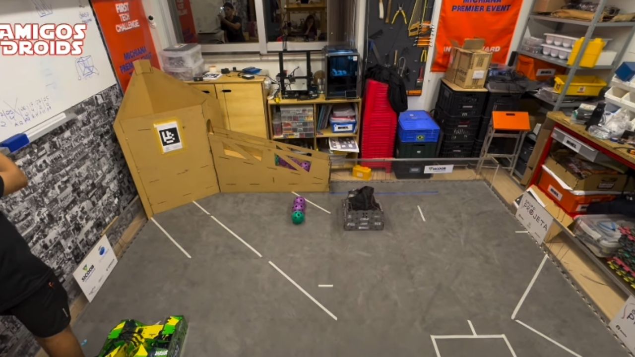 jovens de Minas vencem FIRST Championship 2026 com Amigos Droids, robô sem parafusos e prêmio inédito de Sofia Lana.