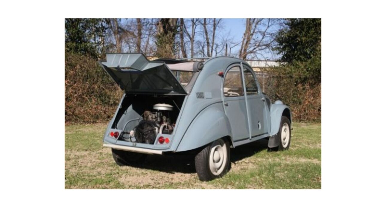 Eletricista francês ficou preso no Saara com o Citroën 2CV destruído, desmontou o carro e passou 12 dias montando uma moto com as peças para escapar.
Emílio Leray