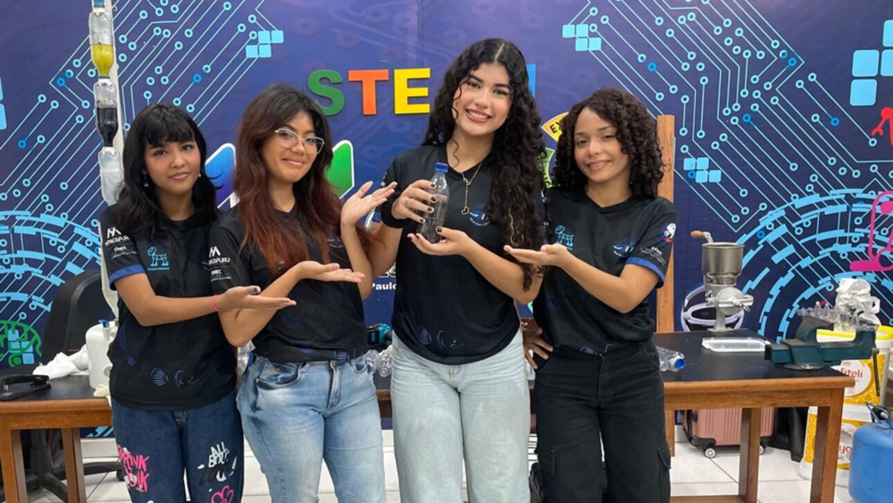 In Manacapuru (AM), 4 public school students created a pirarucu biofilter with charcoal from the skeleton that cleans 2 liters of river water per hour.