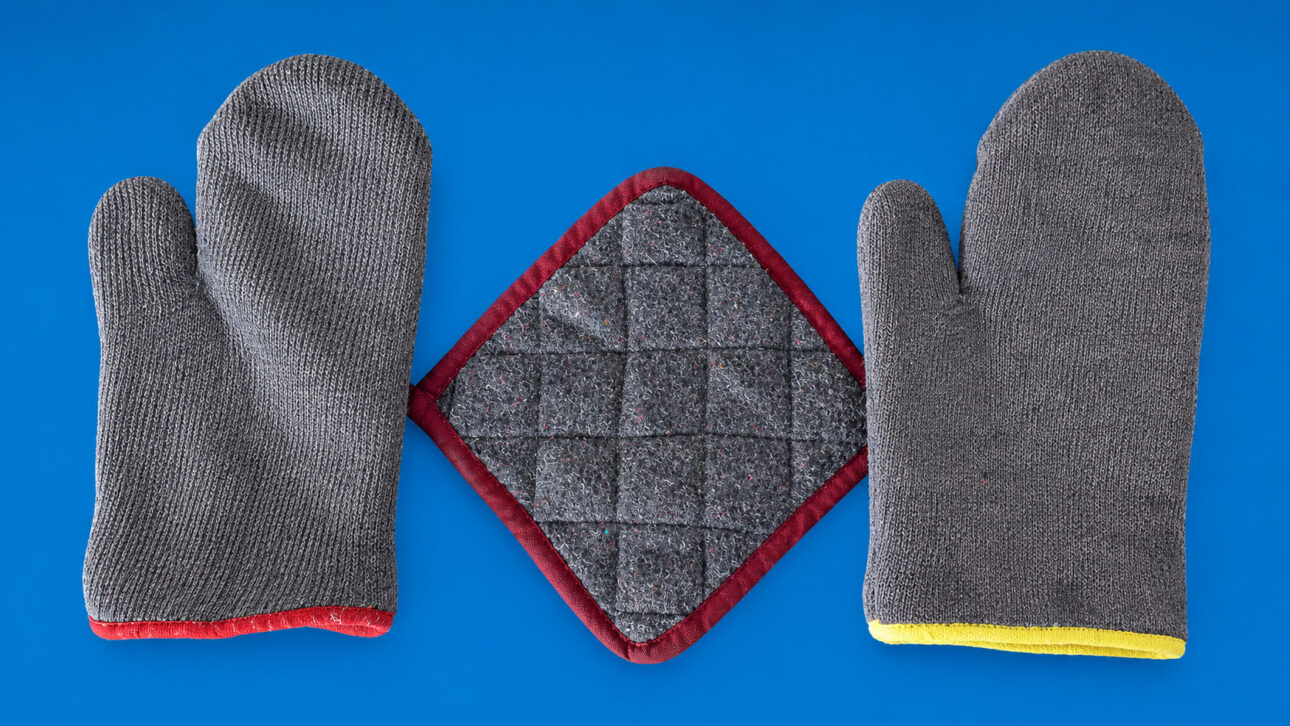 Textile recycling mixes used fibers and factory leftovers