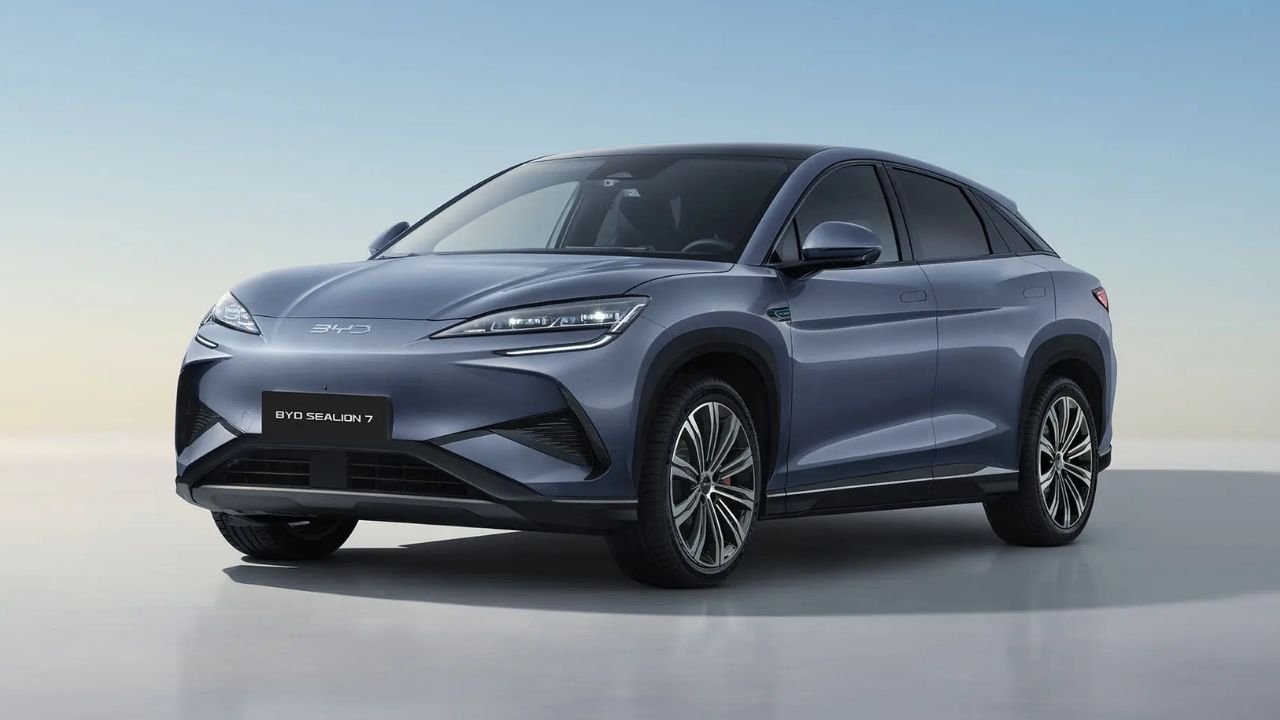 SUV elétrico da BYD Sealion 7 chega por R$ 339.990 com bateria Blade após sair de linha na China.