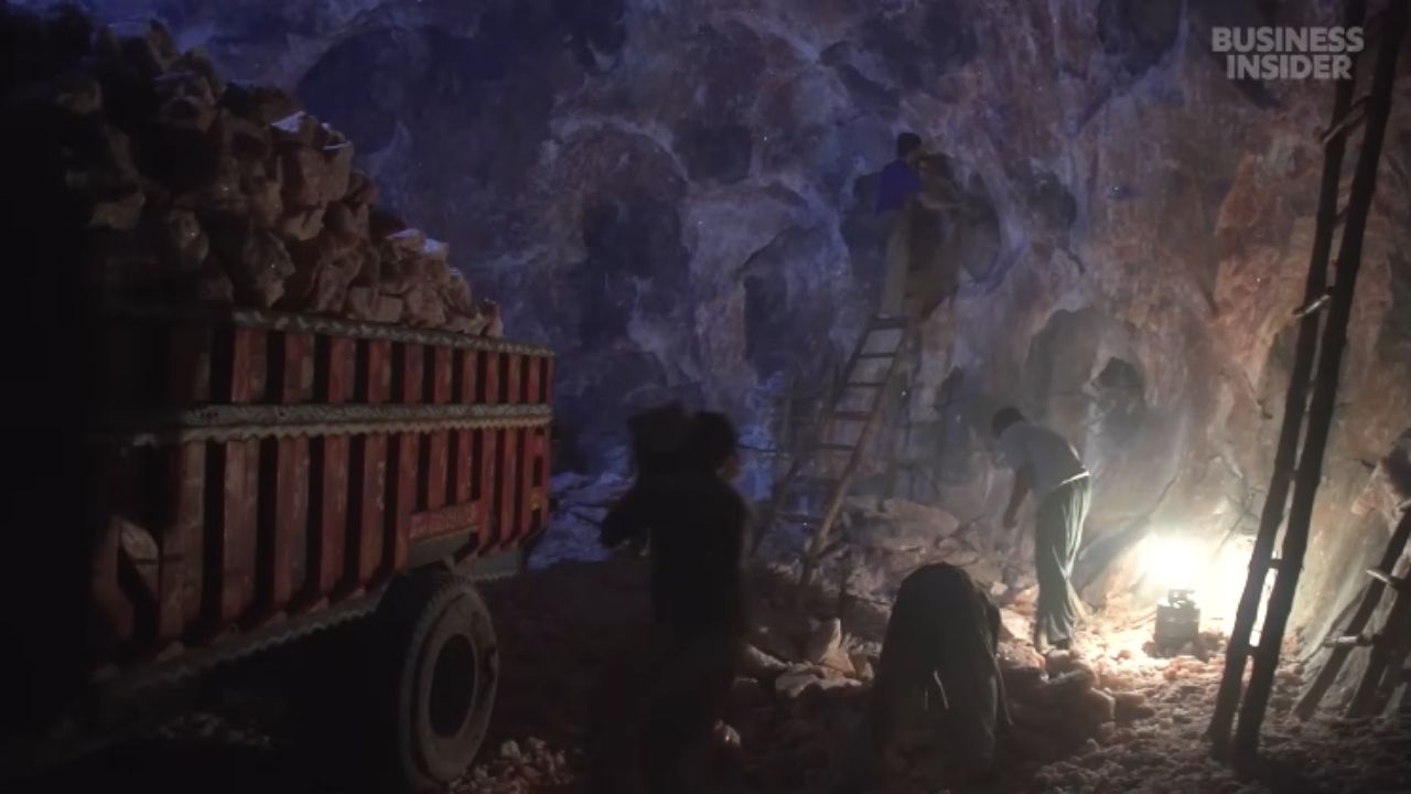 Himalayan pink salt from the Khewra Mine, in Pakistan, raises alert about microplastics and heavy metals.
