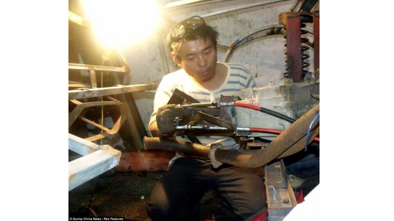 In May 2011, Wang Jian bought a used Volkswagen and began to re-weld the chassis and relocate the engine from the front to the rear.