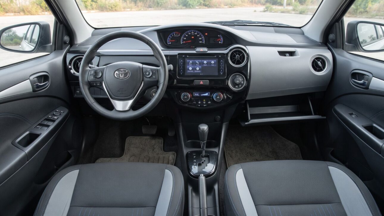 Toyota Etios Sedan X-Plus 2020 tem motor 1.5 de 107 cv, câmbio automático, porta-malas de 562 litros e consumo de até 14,9 km/l.