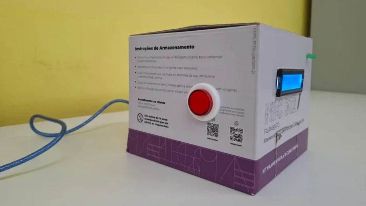 Reminder robot in Pelotas uses Arduino, medications, and Maker Lab to create a school prototype with an automatic drawer.