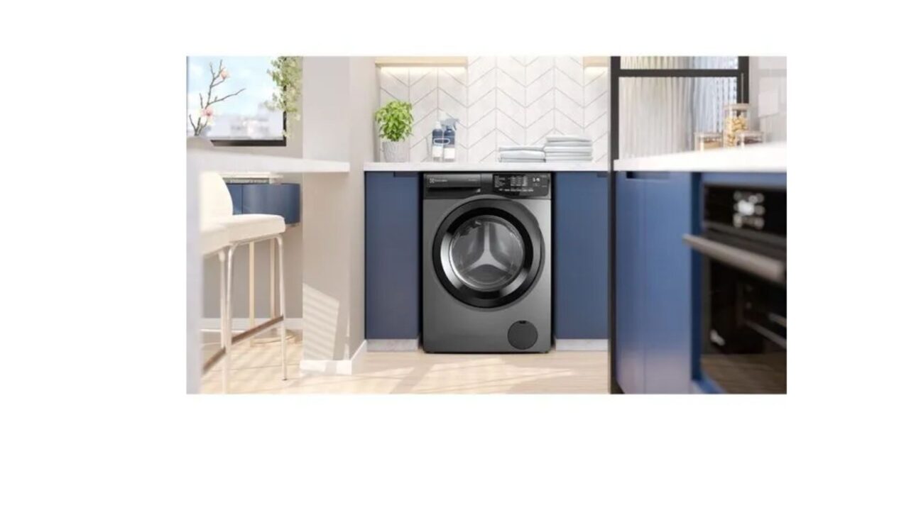 As máquinas de lavar e secar modernas, como a nova lava e seca da Electrolux, usam sensores para ajustar o consumo de água e energia a cada ciclo. (Imagem: Electrolux)