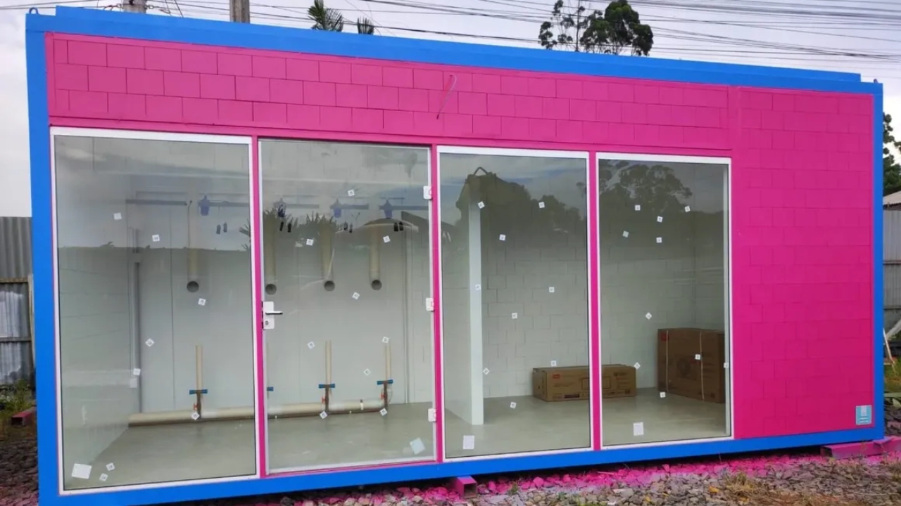 The startup Umbloco prepares international expansion to Portugal in 2026. Discover the plastic brick system that revolutionized civil construction.