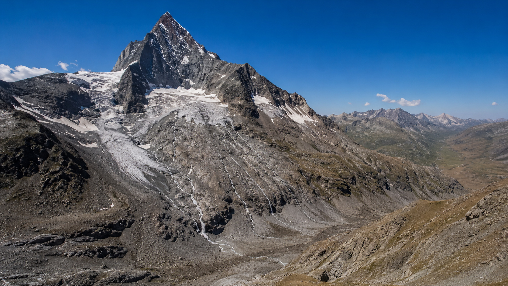 Os Alpes, a torre de água da Europa, estão secando: as geleiras derretem em ritmo recorde e o projeto WATERWISE corre para salvar a segurança hídrica.
