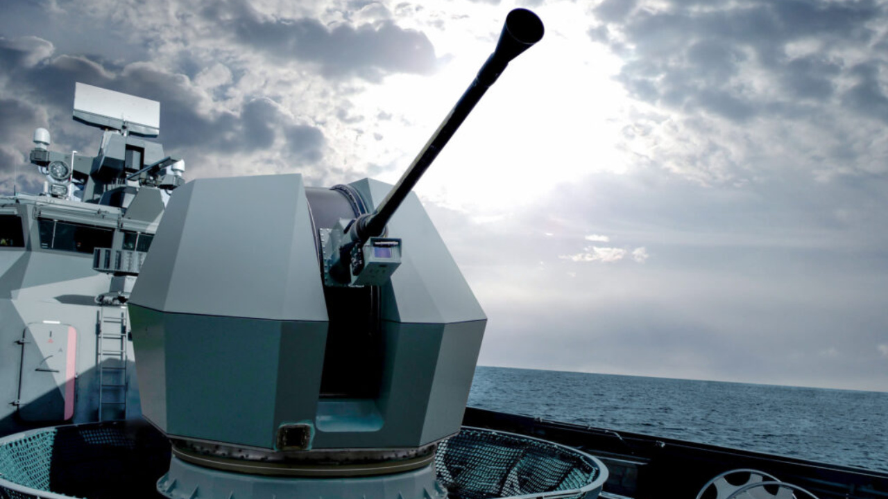 A Marinha do Brasil assinou um contrato com a BAE Systems para adquirir dois modernos sistemas de canhões navais Bofors 40Mk4 por meio do programa PRONAPA.