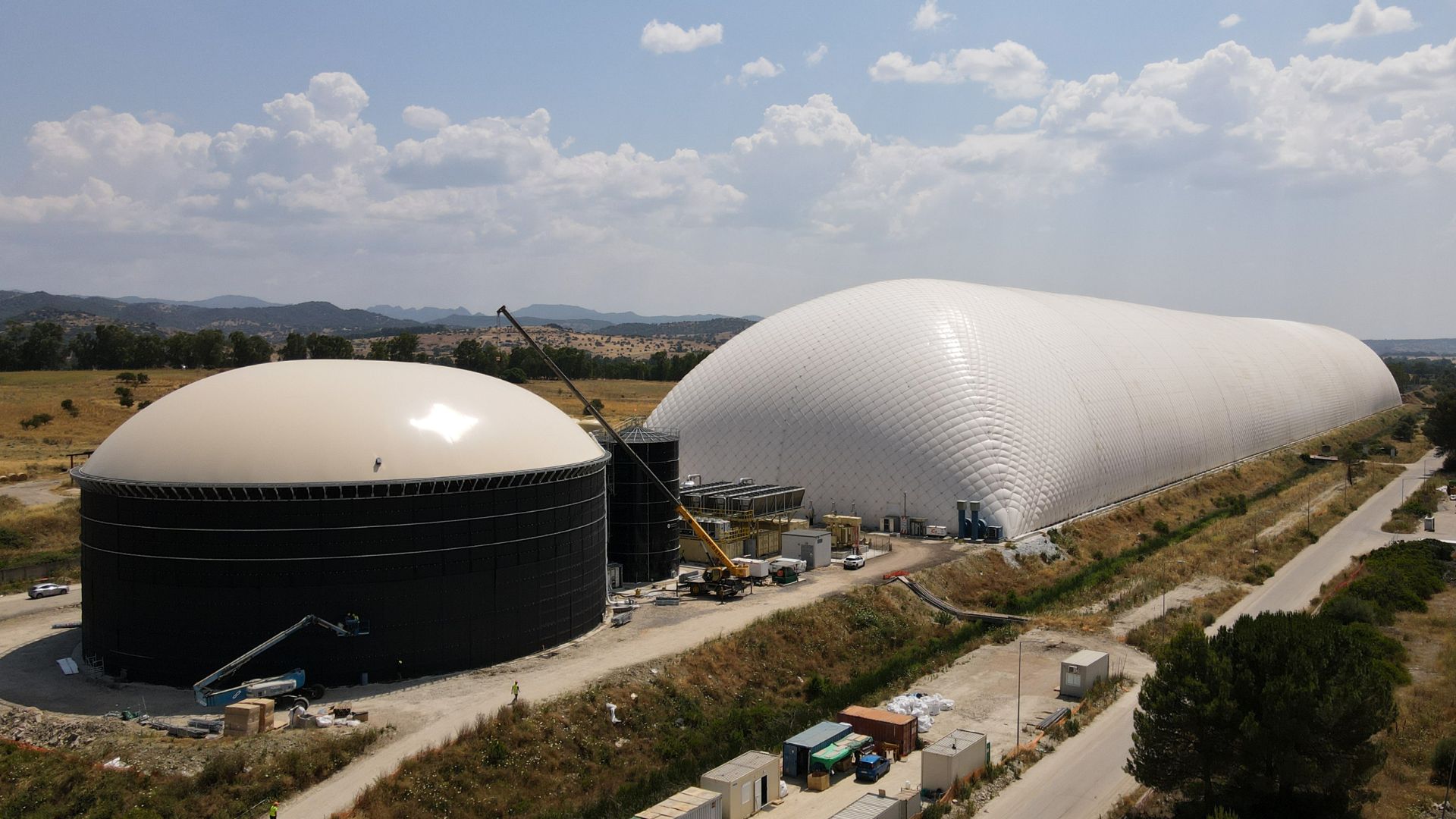 Sistema de bateria de CO₂ da Energy Dome integrado a parques eólicos e solares para armazenamento de energia renovável na Irlanda.