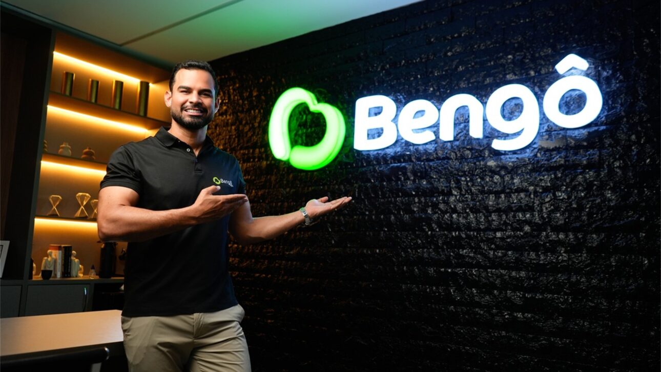 Rodrigo Cardoso começou batendo açaí na cozinha de casa, com apenas duas máquinas, antes de erguer a rede Bengô Açaí. (Foto: Reprodução/Exame)