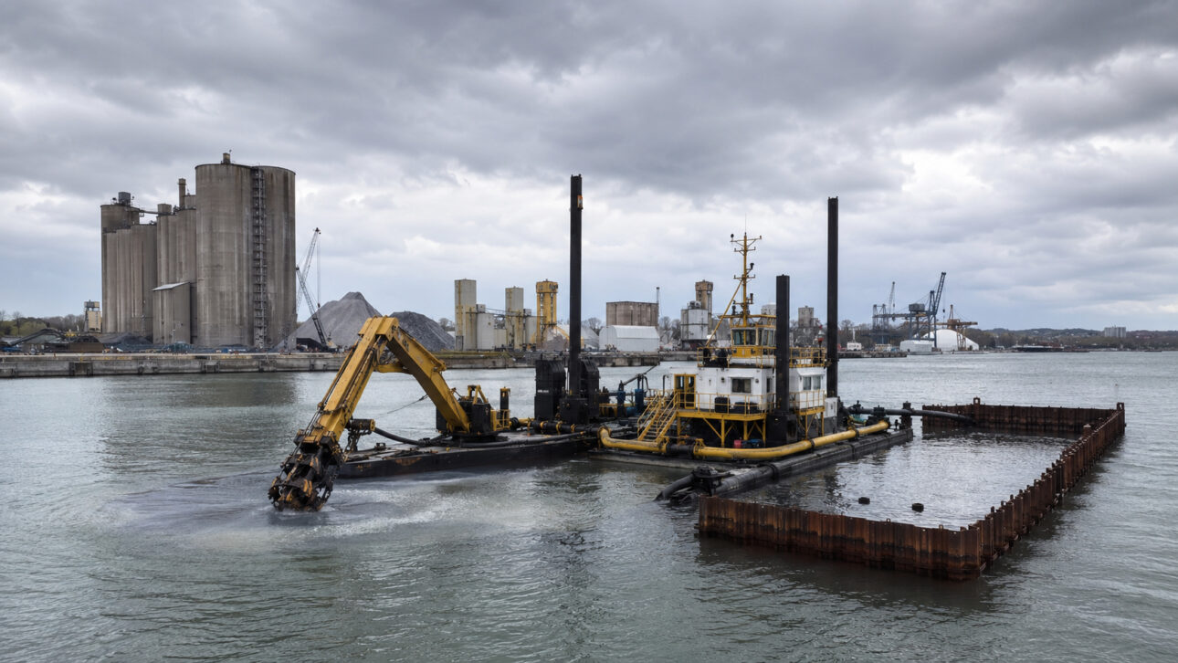 caixa de engenharia de 6,2 hectares dentro do Porto de Hamilton