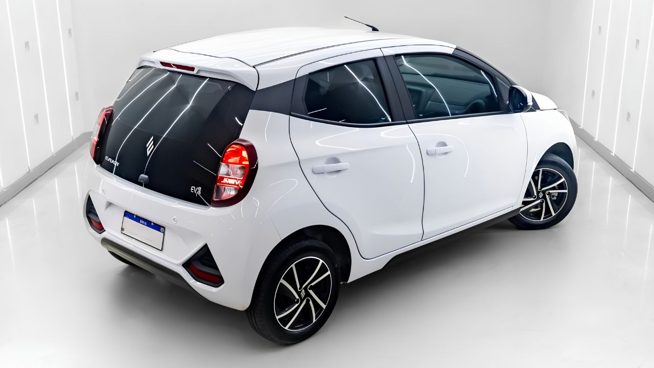 Carro elétrico mais barato do Brasil tem vendas suspensas antes das primeiras entregas: E-Motors interrompeu a comercialização do Emova Easy, que custaria R$ 69.990, após o aumento do imposto de importação e a alta no custo do frete