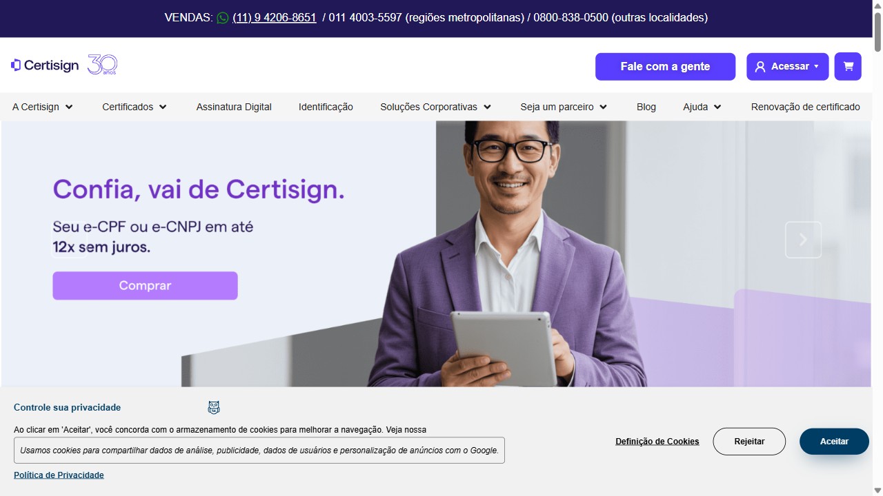 A Certisign, empresa que nasceu em 1996 vendendo certificados de segurança para sites quando a internet brasileira engatinhava, completa 30 anos tentando se reposicionar em um mercado muito mais amplo, o da confiança digital, segundo a Exame, em reportagem de 8 de julho. A companhia faturou R$ 320 milhões em 2025 e mira R$ 350 milhões neste ano. "Hoje, a nossa principal fortaleza é a identificação. O que nós vendemos é confiança", afirma Marco Americo Deneszczuk Antonio, CEO da empresa, na entrevista.